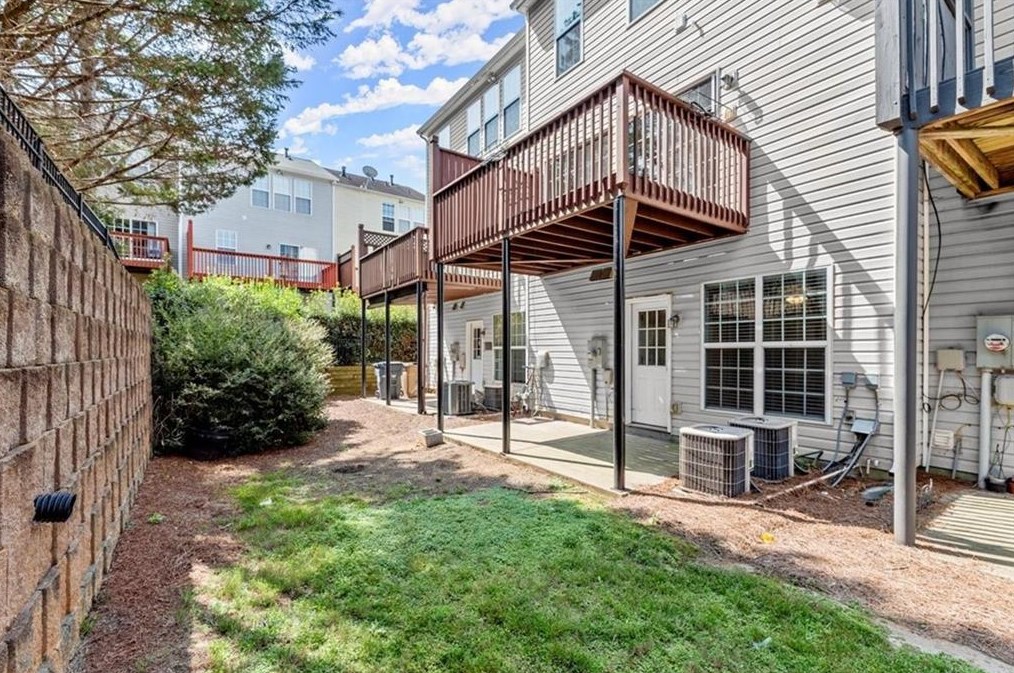 1304 Thornborough Dr, Alpharetta GA 30004-0522 exterior