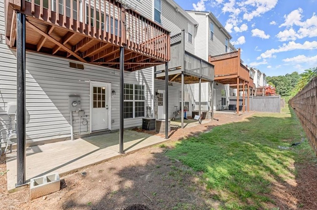 1304 Thornborough Dr, Alpharetta GA 30004-0522 exterior