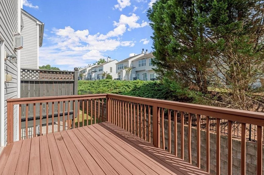 1304 Thornborough Dr, Alpharetta GA 30004-0522 exterior