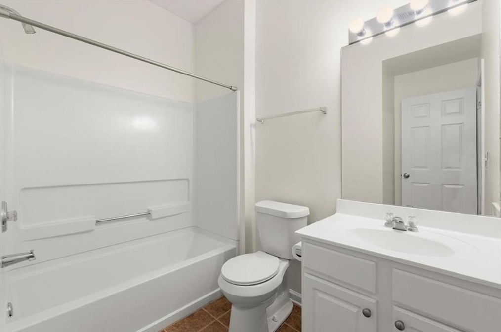 1304 Thornborough Dr, Alpharetta GA 30004-0522 exterior