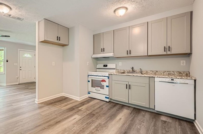 5507 Hwy 155, Stockbridge GA  30281-1832 exterior