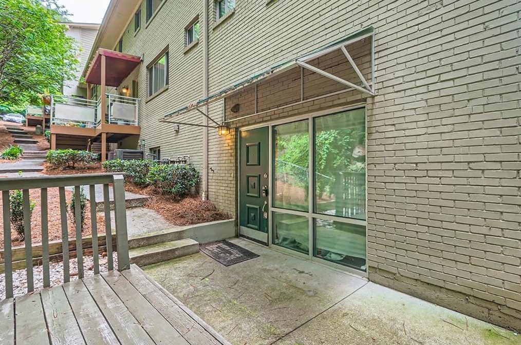 3046 Briarcliff Rd, Atlanta GA  30329-4826 exterior