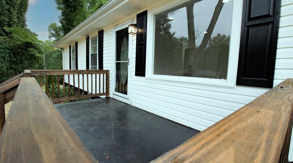 4042 Fincher Dr, Gainesville, GA 30504-5412