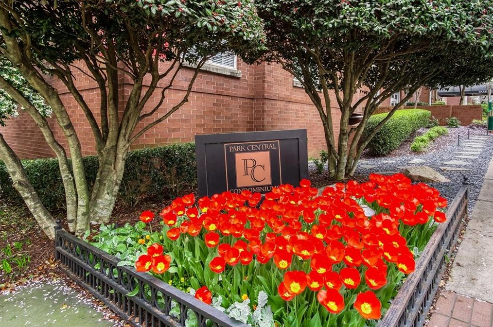 1101 Juniper St, Atlanta GA  30309-7664 exterior