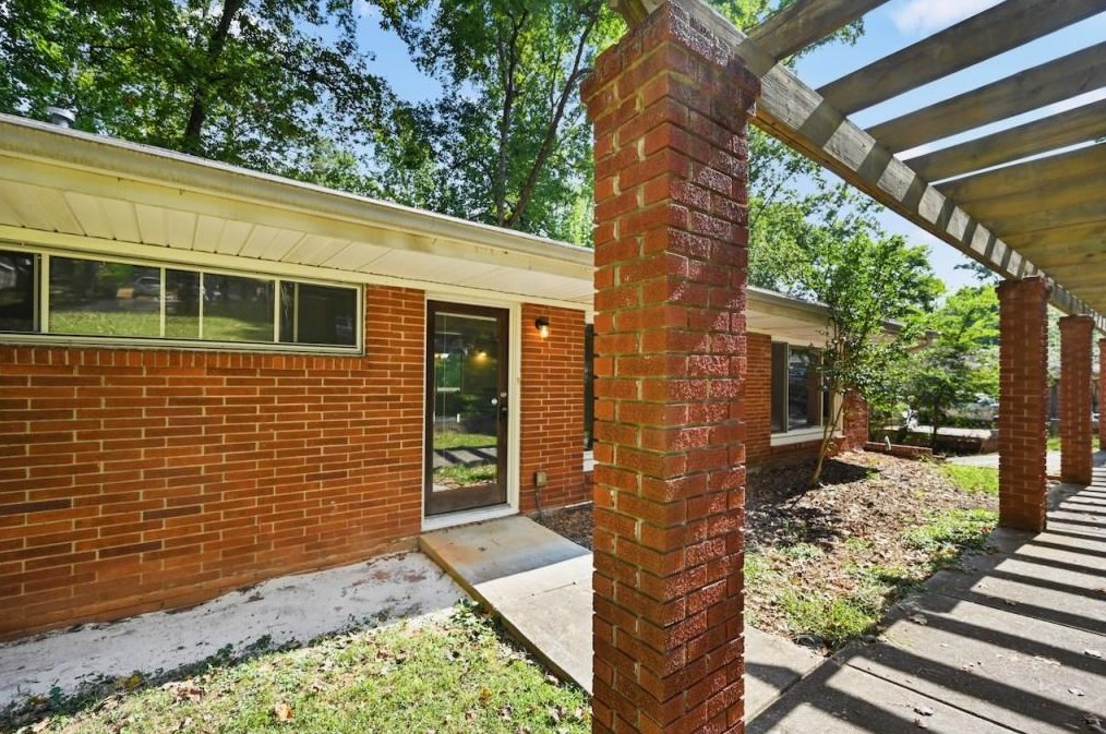 2120 Argo Dr, Atlanta, GA 30354