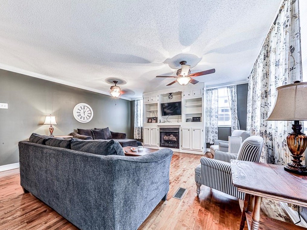 155 Poplar St Sw, Calhoun, GA 30701