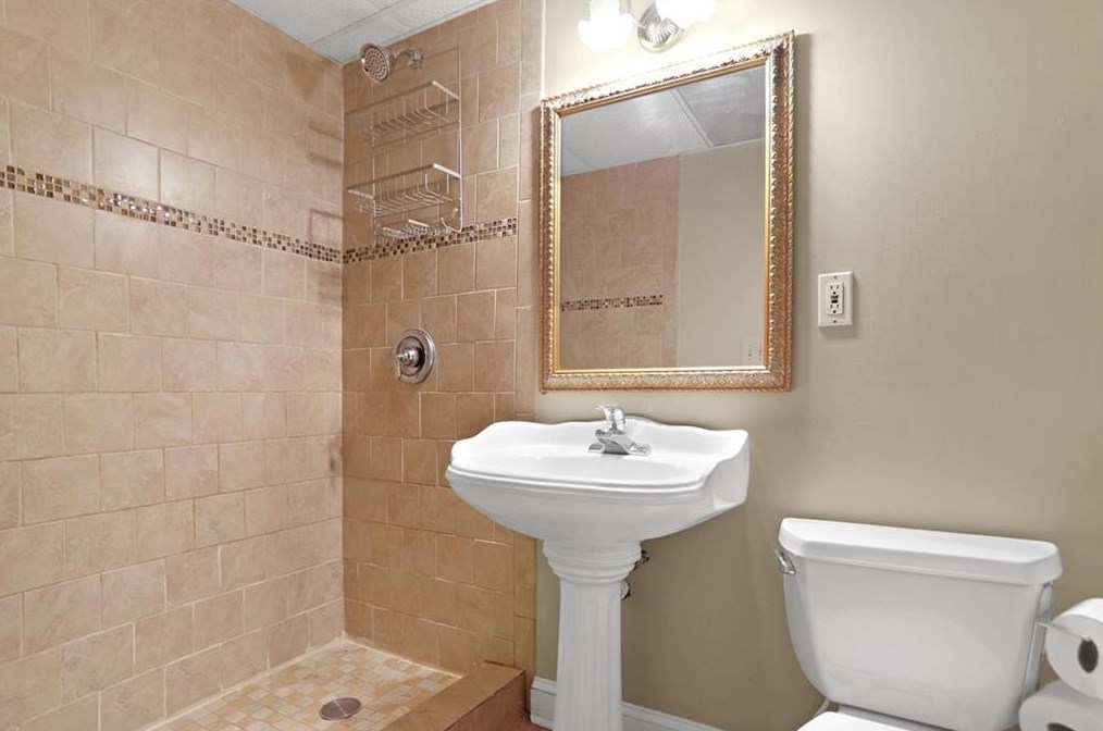 1749 Holly Ln, Atlanta GA  30329-3518 exterior