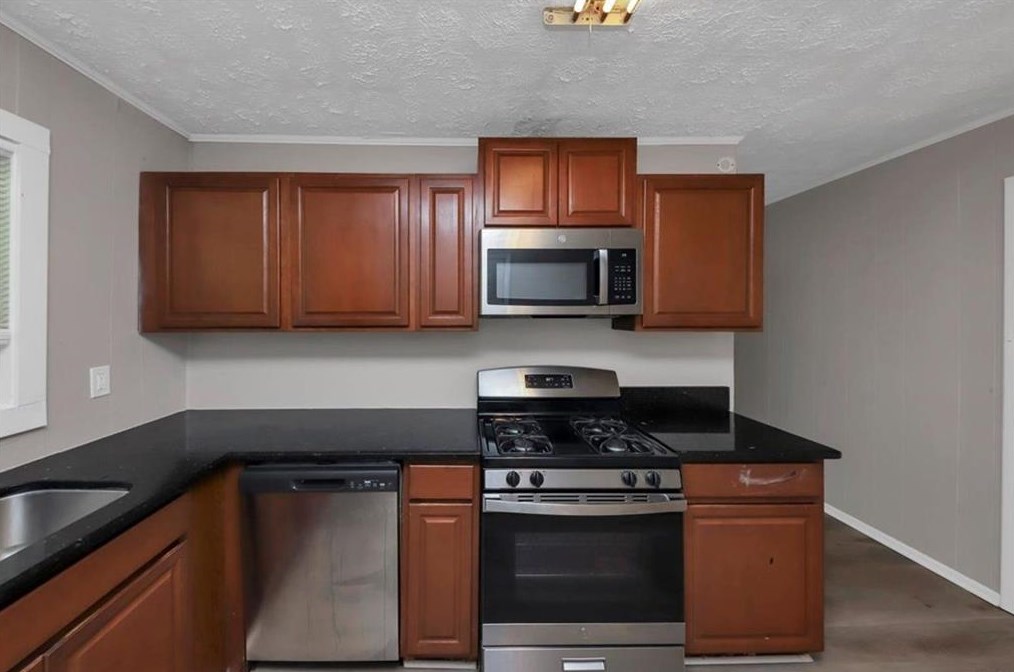 2148 Grn Forrest Dr, Decatur GA 30032-5903 exterior