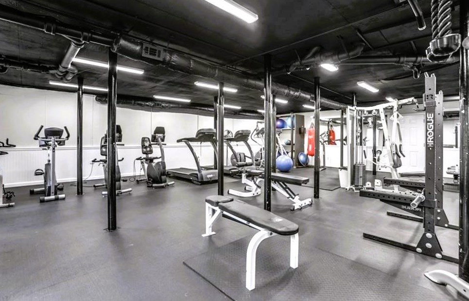 1101 Collier Rd, Atlanta GA  30318-8230 exterior