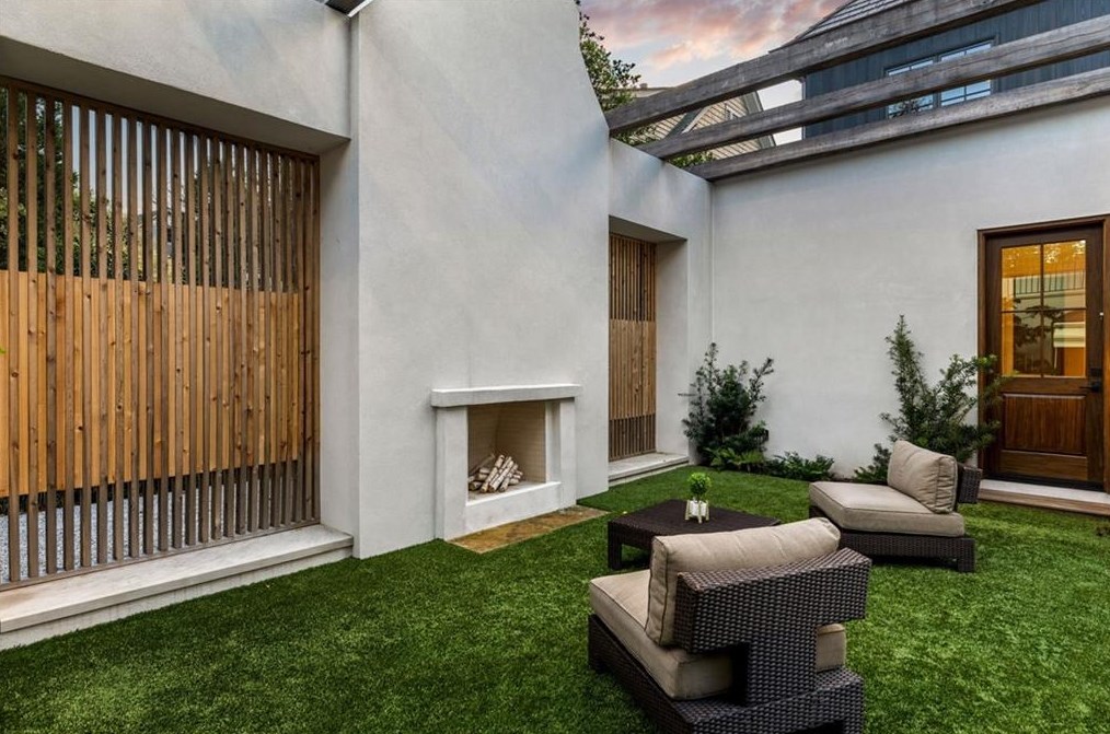 95 Montgomery Fry Dr, Atlanta GA 30309-2718 exterior