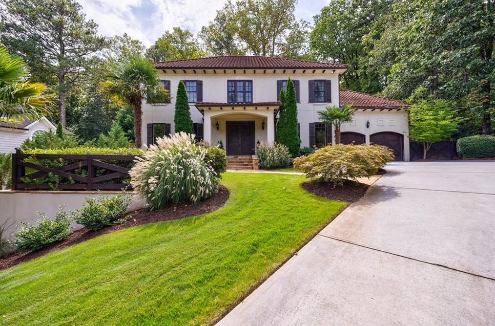 3106 Rhodenhaven Dr, Atlanta, GA 30327-1228