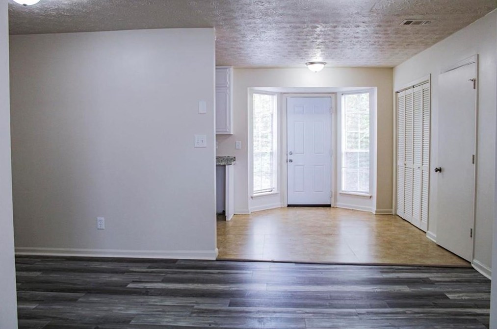 6047 Dorchester Dr, Rex, GA 30273