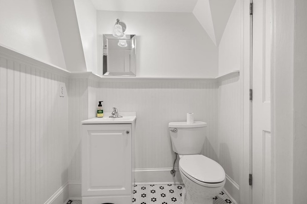 607 Paces Ferry Rd, Atlanta GA 30305-2714 exterior