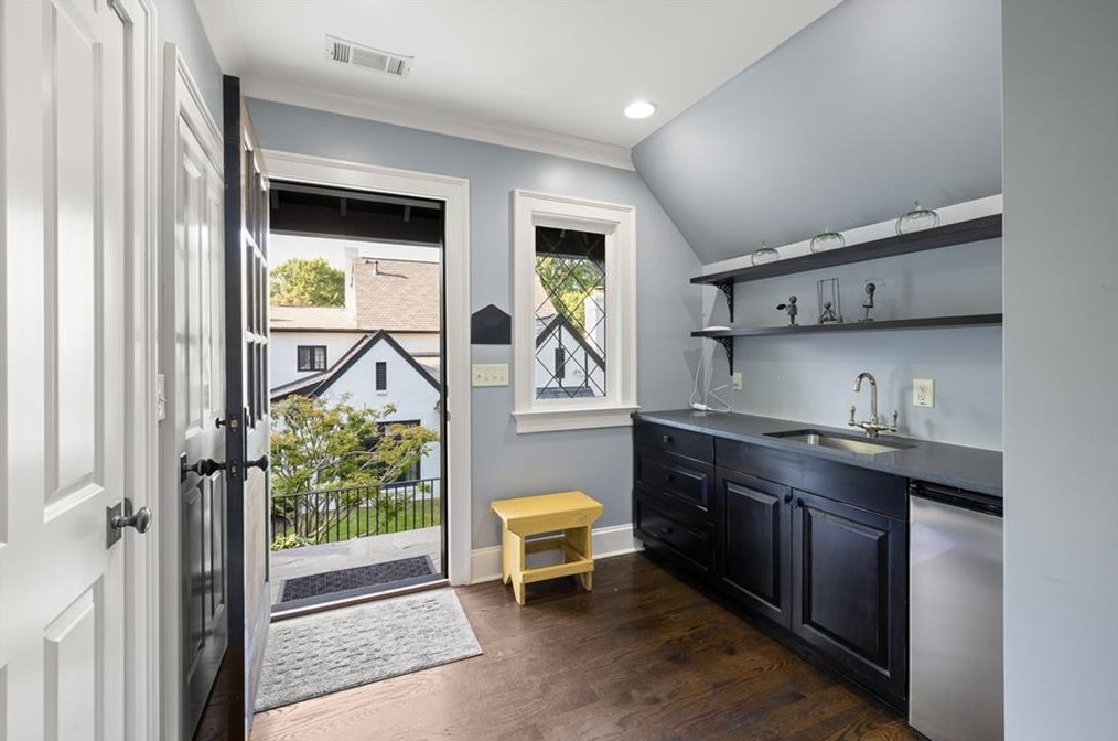 607 Paces Ferry Rd, Atlanta GA 30305-2714 exterior