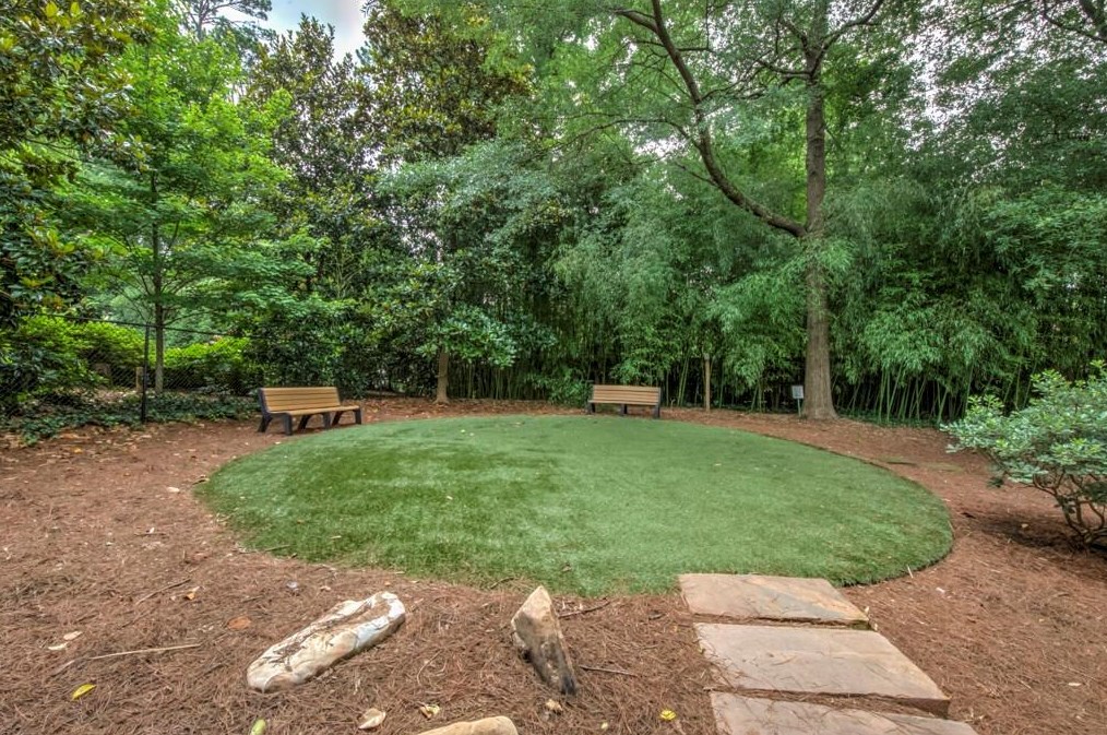 2575 Peachtree Rd, Atlanta GA  30305-5638 exterior
