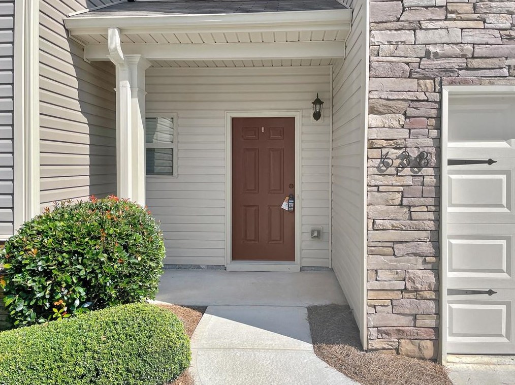 638 Oakside Pl, Acworth, GA 30102