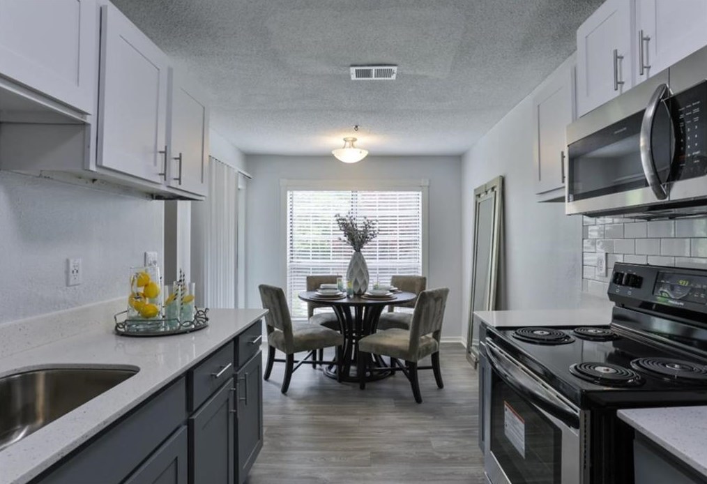 4098 S Cobb Dr #211, Smyrna, GA 30082