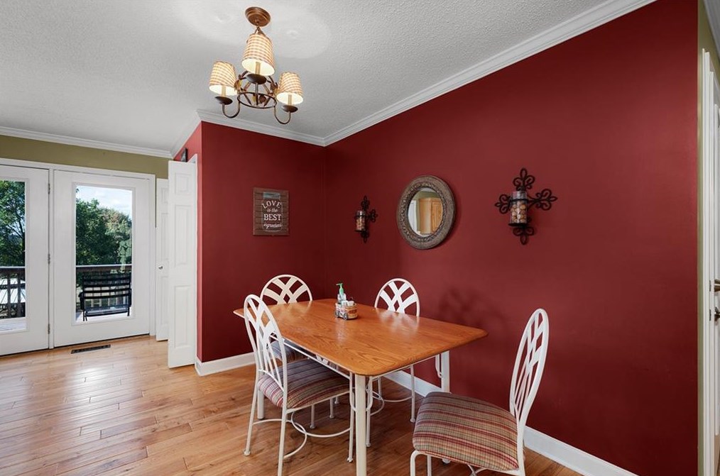 3102 Red Bud Rd, Calhoun GA 30701-9601 exterior