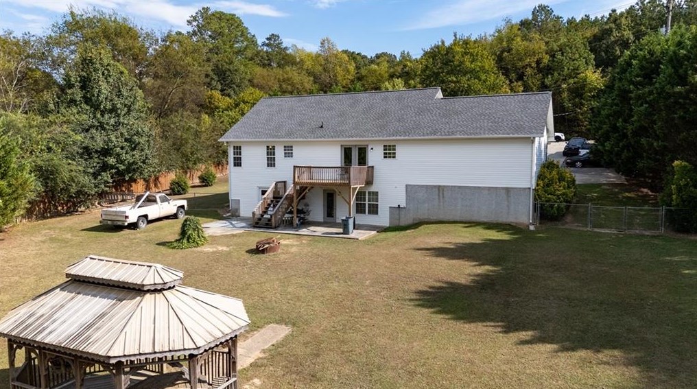 3102 Red Bud Rd, Calhoun GA 30701-9601 exterior