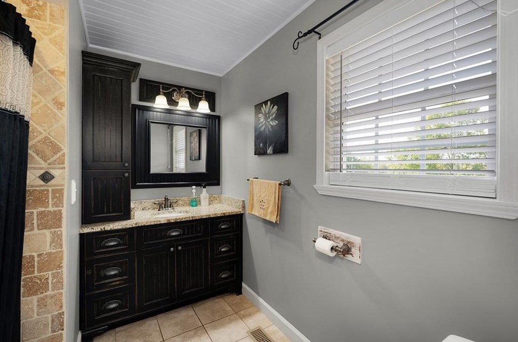 3102 Red Bud Rd, Calhoun GA 30701-9601 exterior