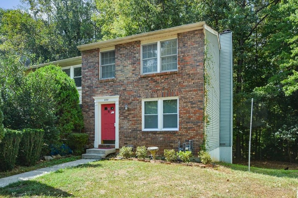 8891 Roberts Dr, Atlanta, GA 30350-2113