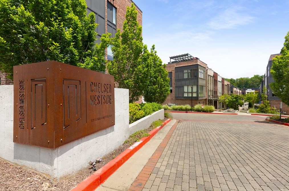 1300 Chelsea Cir Nw, Atlanta, GA 30318