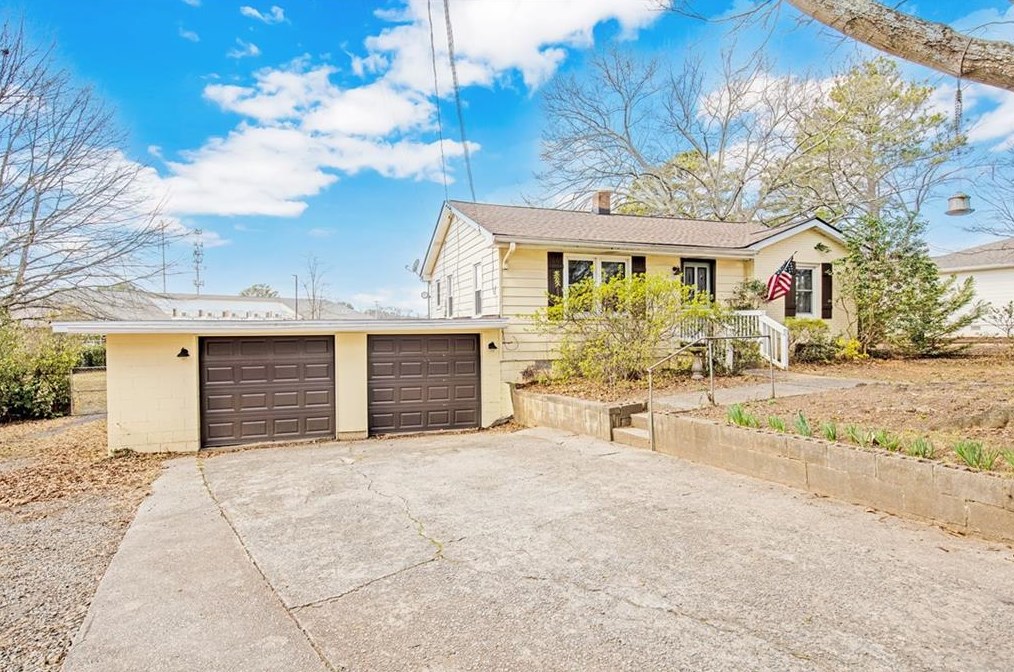 936 Sharon Cir Se, Smyrna, GA 30080