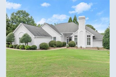 4706 Bedford Glen, Flowery Branch, GA 30542 - Photo 1