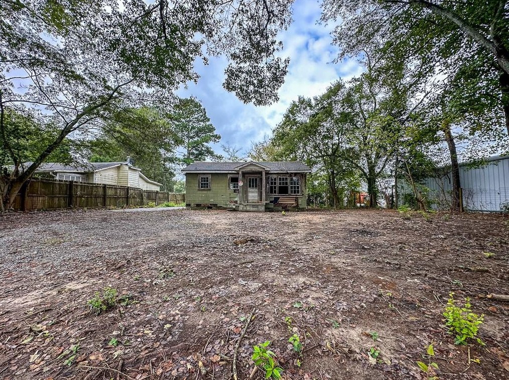 5233 Groovers Landing Rd, Acworth, GA 30101-3310