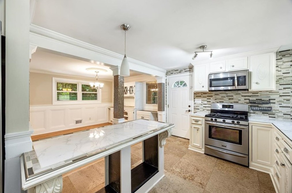 2423 Rhineland Ct, Atlanta GA 30345 exterior