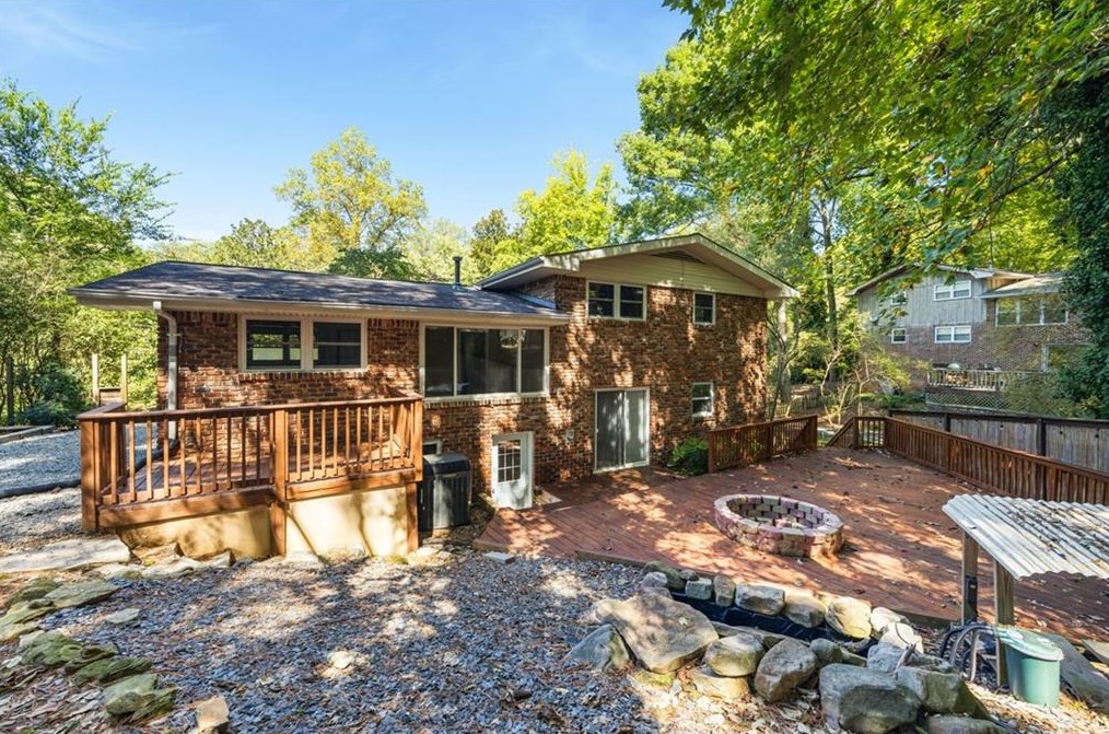 2423 Rhineland Ct, Atlanta GA 30345 exterior