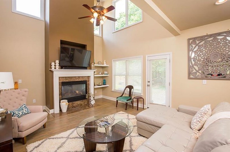 2136 Adams Overlook, Atlanta GA  30318-1964 exterior