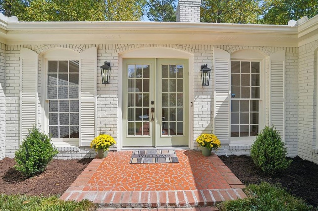 6125 Weatherly Dr, Atlanta, GA 30328