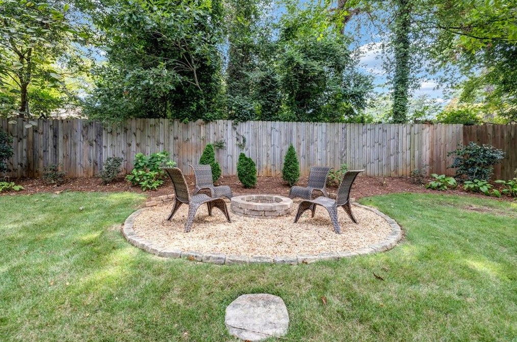 690 Parker Ave, Decatur GA  30032-3952 exterior