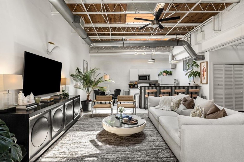 834 Dekalb Ave, Atlanta, GA 30307-2525