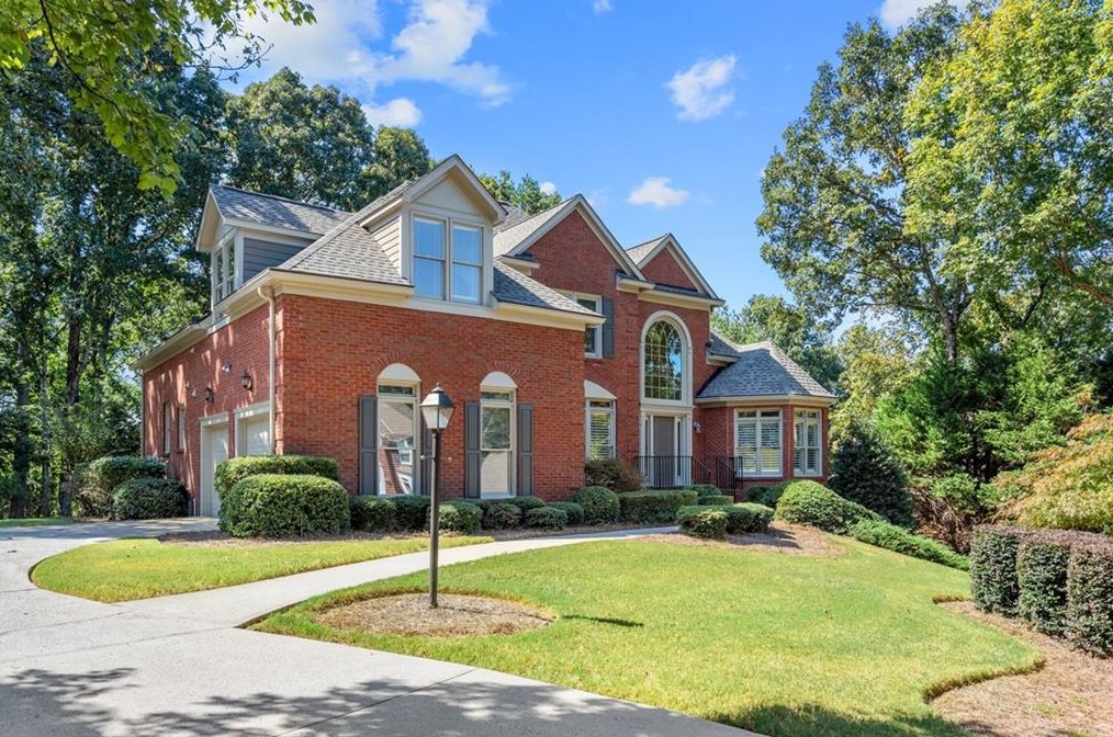 4070 Berkeley View Dr, Duluth, GA 30096