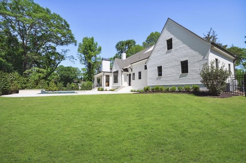 3044 Howell Mill Rd, Atlanta GA  30318-3165 exterior