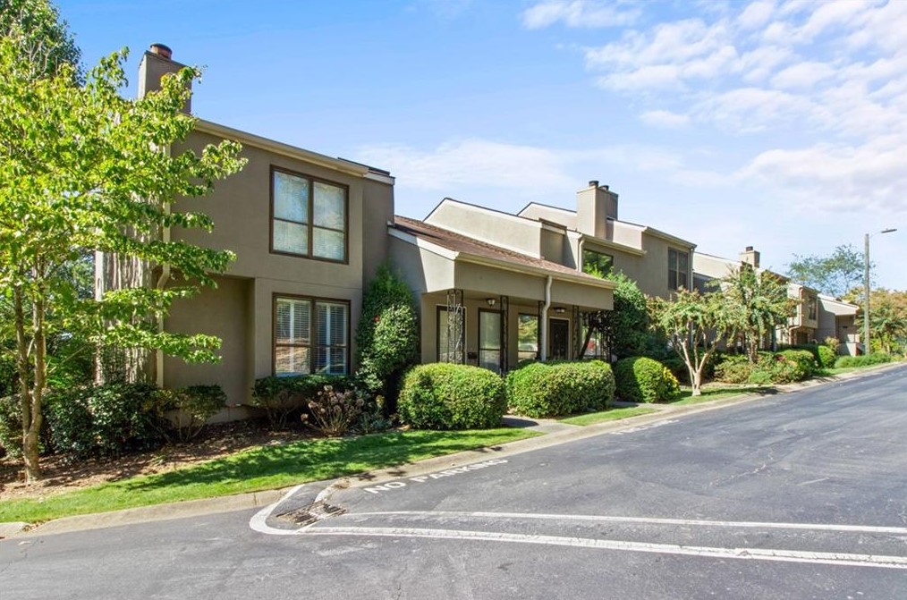 1701 Woodcliff Ct Ne, Atlanta, GA 30329