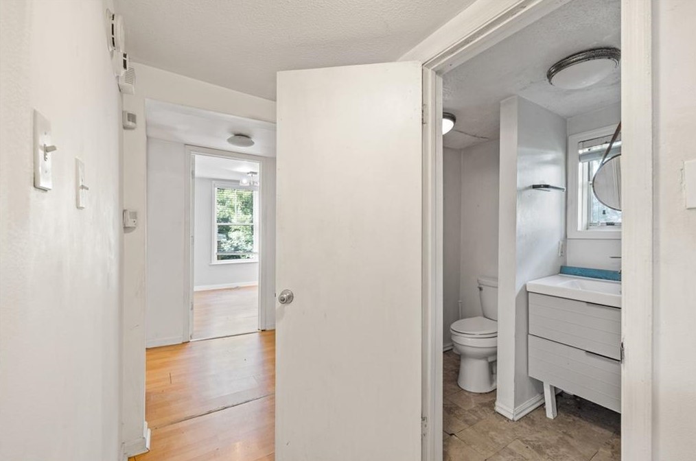 2336 Bernard Rd, Atlanta GA 30318-1102 exterior