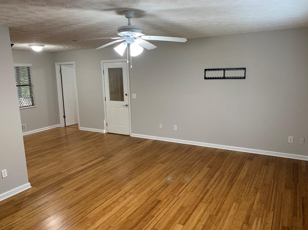 4100 Dustin Dr, Acworth, GA 30101