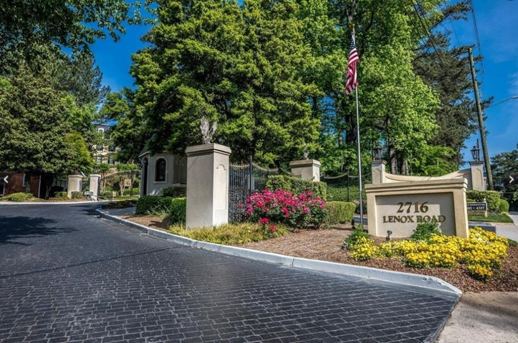 1211 Pine Heights Dr, Atlanta, GA 30324-2842