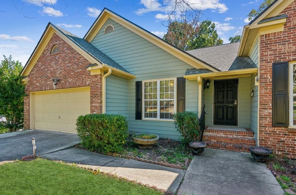 5757 Newberry Point Dr, Flowery Branch, GA 30542-2757