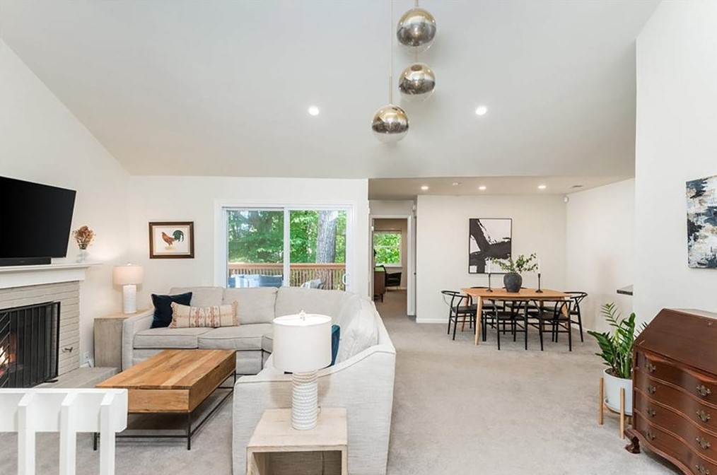 23 Dunwoody Springs Dr, Atlanta, GA 30328-4552