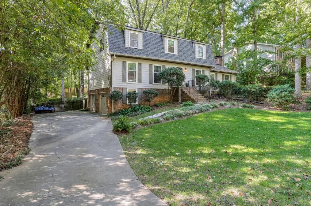 4624 Mountain Creek Dr, Roswell, GA 30075-4037