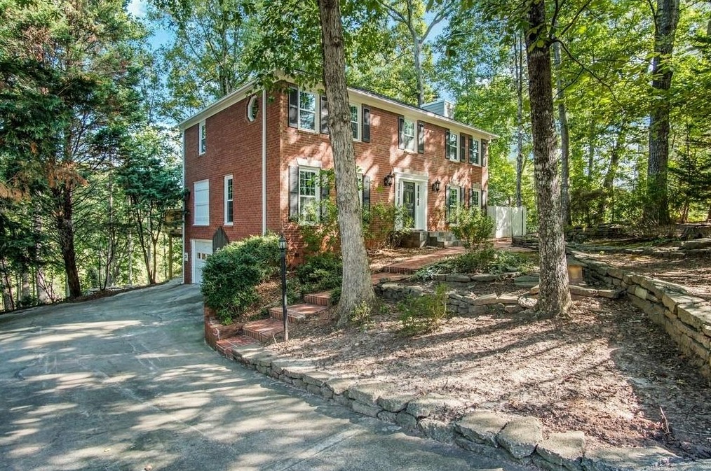 1315 Lake Colony Dr, Marietta, GA 30068-2847