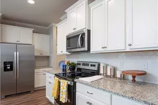 5407 Maple Grv Ln, Flowery Branch, GA 30542 - Photo 4