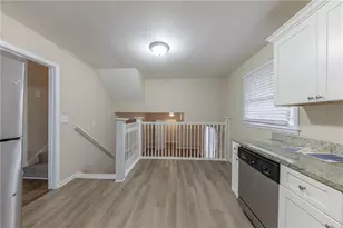 3390 Glenview Cir SW, Atlanta, GA 30331 - Photo 10