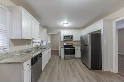 3390 Glenview Circle SW, Atlanta, GA 30331 - Photo 8