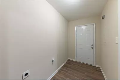 3390 Glenview Circle SW, Atlanta, GA 30331 - Photo 6