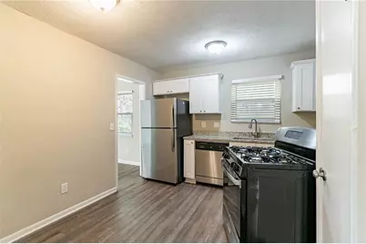 633 Larchmont Circle NW, Atlanta, GA 30318 - Photo 10